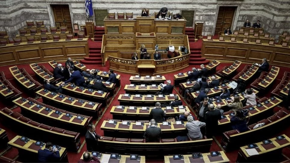 Η επόμενη ημέρα και οι κυβερνητικοί σχεδιασμοί μετά τα 241 «ναι» στην κατάτμηση της Β΄Αθηνών